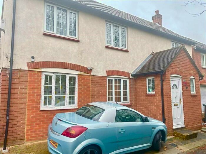 4 Bedroom Semi-Detached House To Rent In Broadgate Road, London, E16