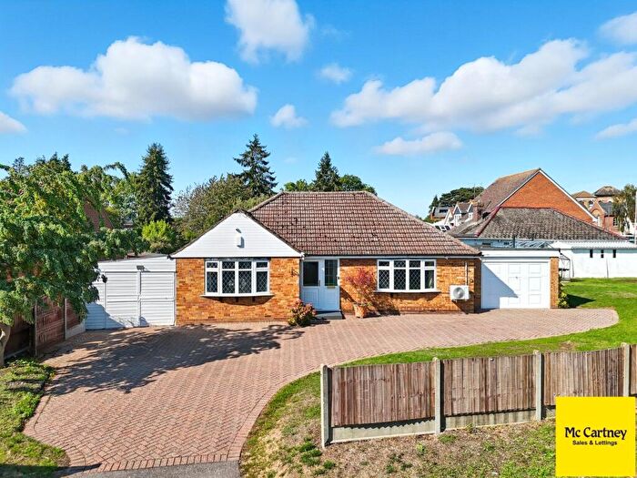 3 Bedroom Detached Bungalow For Sale In West Hanningfield Road, Great Baddow, Chelmsford, CM2