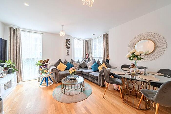 1 Bedroom Flat For Sale In Waterfield House, Wembley, London, HA0
