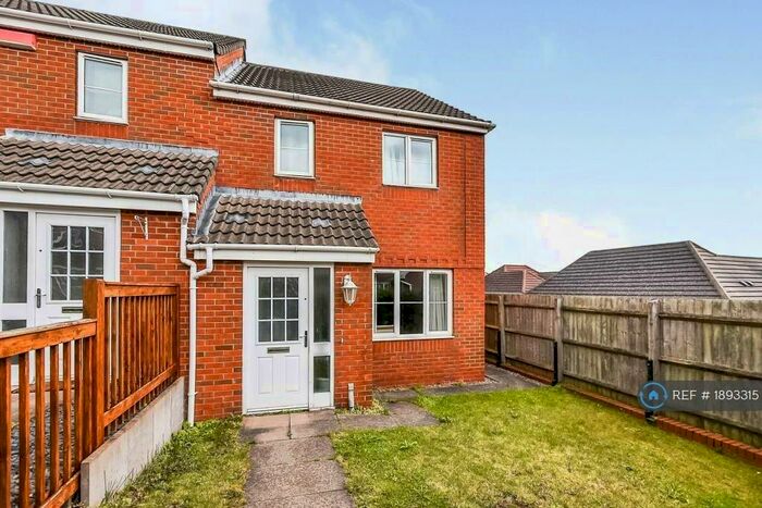 3 Bedroom Semi-Detached House To Rent In Tulip Grove, Streetly, Sutton Coldfield, B74
