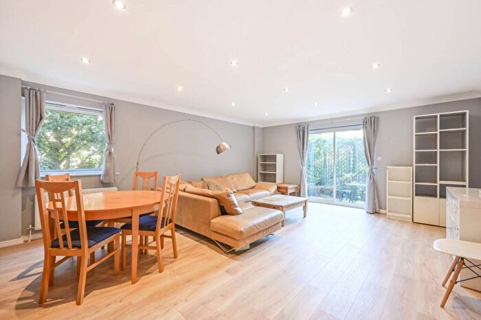 2 Bedroom Flat For Sale In Narrow Street, , Limehouse, London, E14