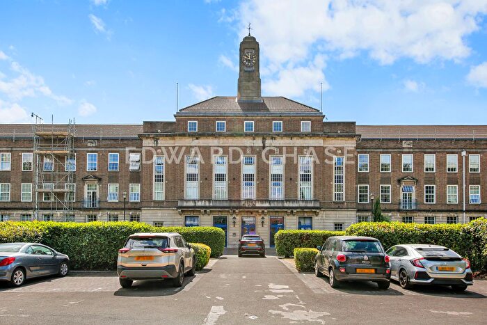 2 Bedroom Flat To Rent In Longbridge Road, London, RM8