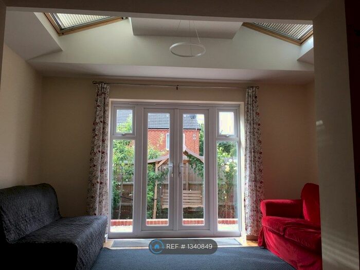 4 Bedroom Semi-Detached House To Rent In Maplin Close, Coventry, CV4