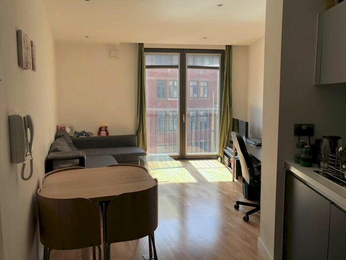 1 Bedroom Flat To Rent In Piccadilly Place, Manchester, M1