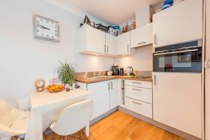 1 Bedroom Flat To Rent In High Street, Acton, London, W3