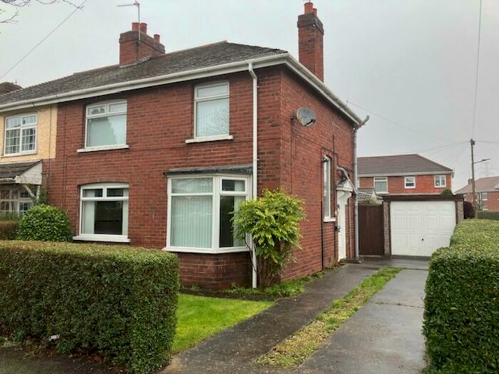 3 Bedroom Semi-Detached House To Rent In Edge Green Kirk Sandall, DN3