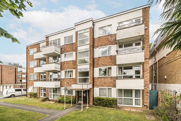 2 Bedroom Flat To Rent In Woodstock Grange, Grange Road, London, W5