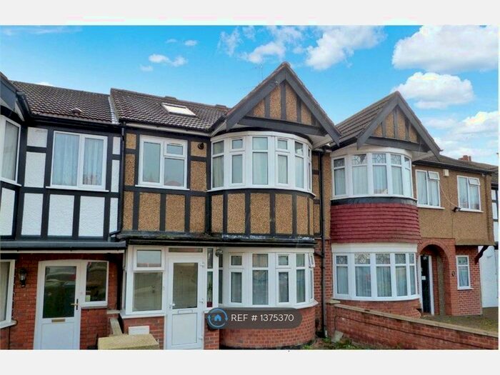 2 Bedroom Maisonette To Rent In Oxleay Road, Harrow, HA2