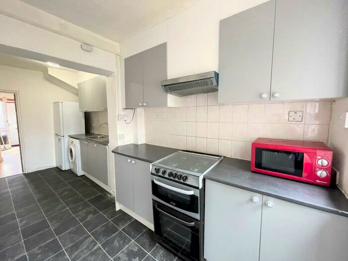 3 Bedroom House To Rent In Kingsmead Avenue, RM1