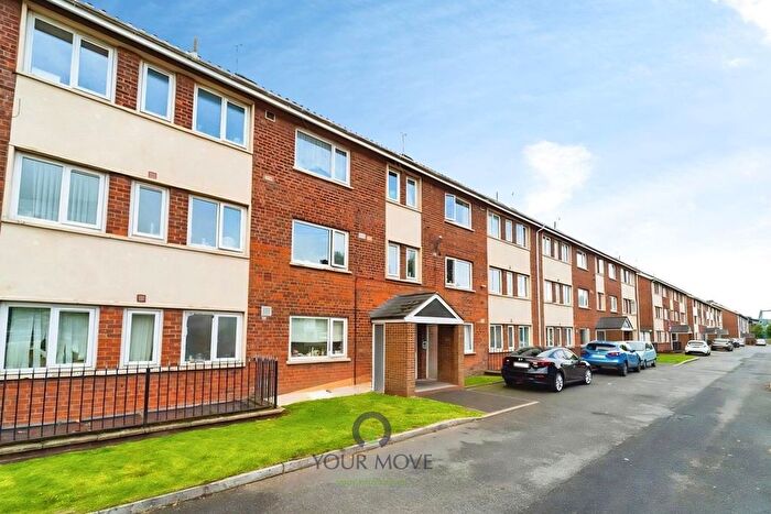 3 Bedroom Flat For Sale In Bristol Road South, Northfield, Birmingham, West Midlands, B31