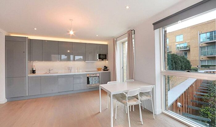 2 Bedroom Flat To Rent In Rodney Road, Elephant And Castle, London, SE17