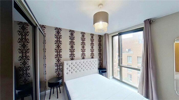 2 Bedroom Flat To Rent In Nelson Walk, Bow, London, E3