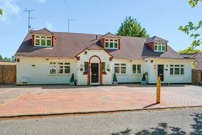 5 Bedroom Detached House For Sale In Swanland Road, North Mymms, Hatfield, AL9