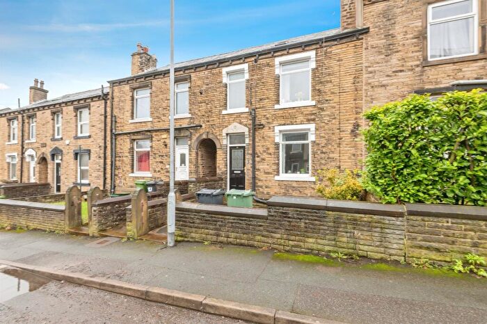 2 Bedroom Terraced House For Sale In Cross Lane, Huddersfield, HD4