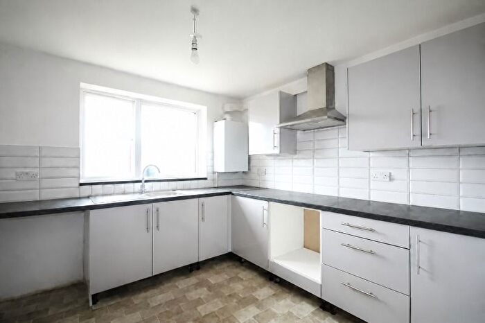 2 Bedroom Maisonette To Rent In Launceston Gardens, Perivale, Greenford, Middlesex, UB6