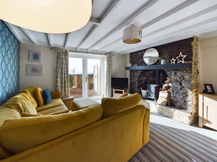 3 Bedroom Cottage For Sale In Graig, Burry Port, SA16