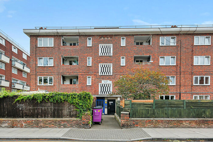 3 Bedroom Apartment For Sale In Thornaby House, Canrobert Street, London, E2