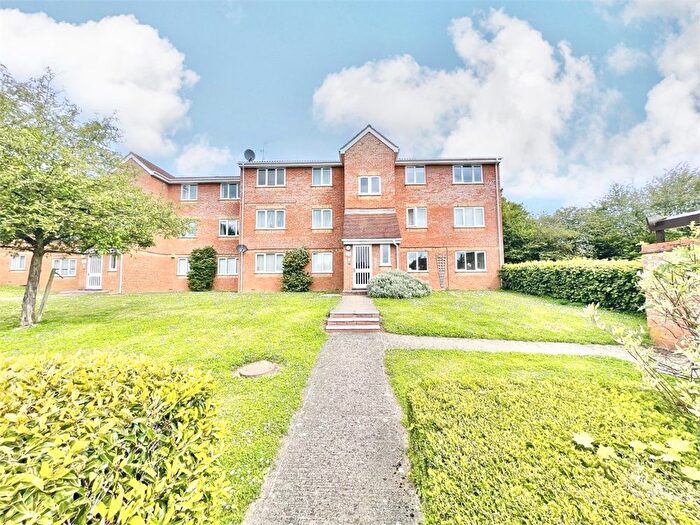 1 Bedroom Flat To Rent In Walpole Road, Slough, SL1