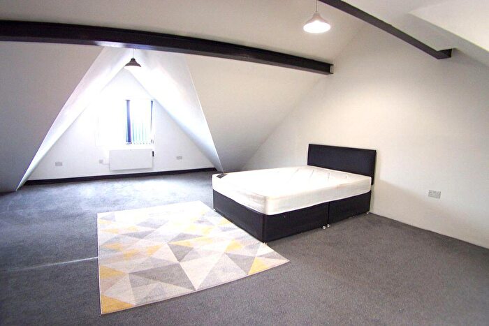 2 Bedroom Duplex To Rent In Stainbeck Road, Leeds, LS7