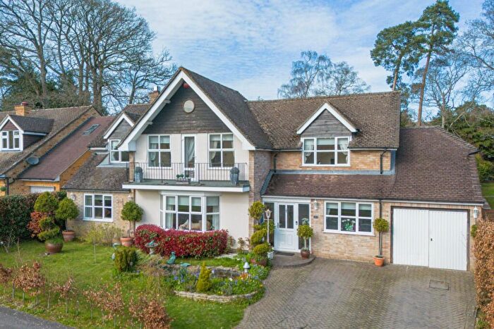 5 Bedroom Detached House For Sale In Normay Rise, Newbury, RG14