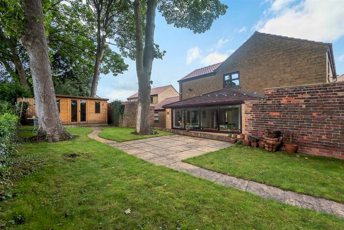5 Bedroom Detached House For Sale In Estcourt Drive, Darrington, Pontefract, West Yorkshire, WF8