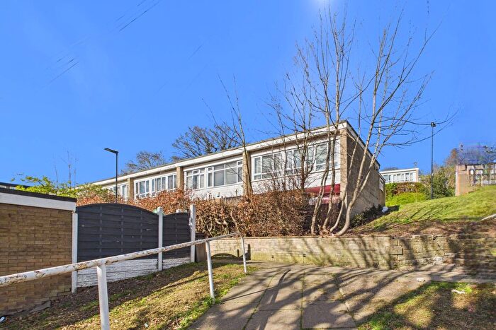 2 Bedroom Terraced House For Sale In Middle Hay View, Gleadless Valley, S14