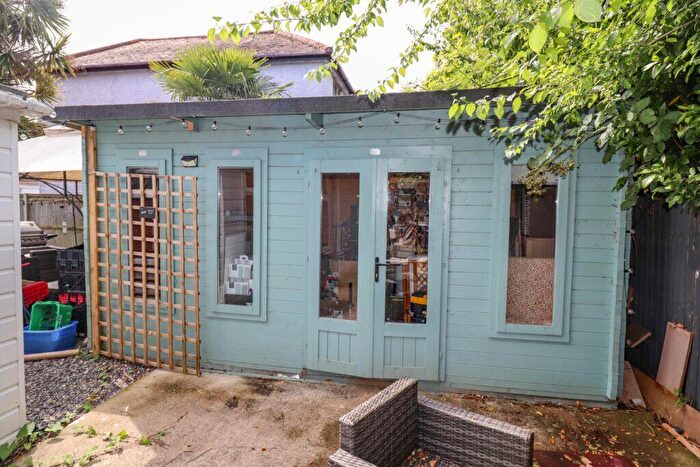 2 Bedroom Detached Bungalow For Sale In Poplar Grove, Hayling Island, PO11