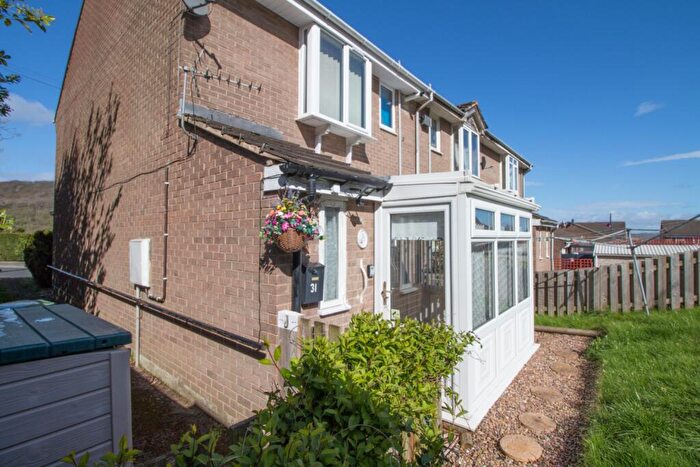 1 Bedroom Flat For Sale In Barker Court, Birkby, Huddersfield, HD2