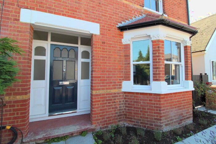 1 Bedroom Flat To Rent In Chesterfield Road, Ashford, TW15