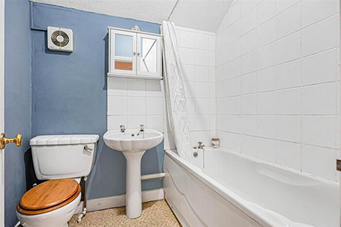 1 Bedroom Apartment For Sale In Catherine Street, Reading, RG30