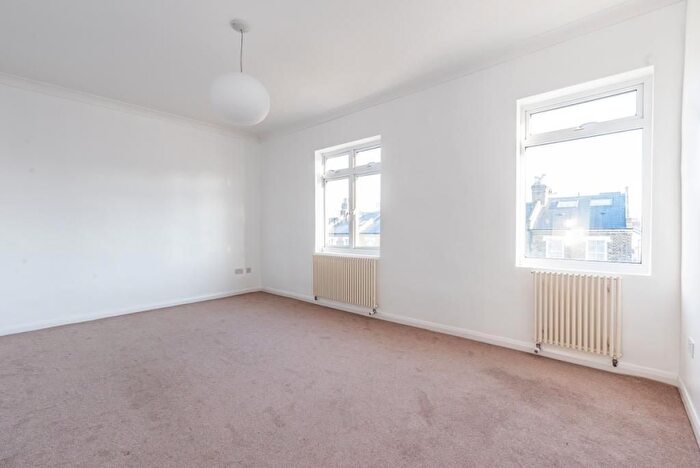 1 Bedroom Flat To Rent In North Street, Clapham Old Town, SW4