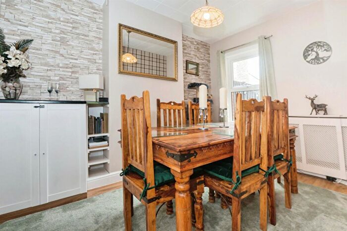 2 Bedroom Terraced House For Sale In Dutton Lane, Eastleigh, SO50