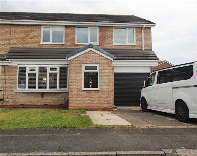 4 Bedroom Semi-Detached House For Sale In Oakley Drive, Eastfield Greem, Cramlington, NE23