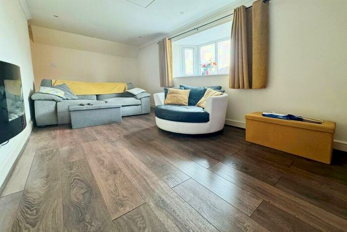 2 Bedroom House To Rent In Whitehall Lane, RM17