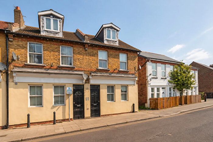 1 Bedroom Apartment To Rent In Lower Road, Sutton, SM1