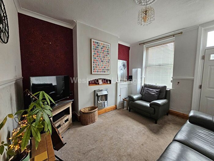 4 Bedroom Terraced House To Rent In Barngate Street, Leek, ST13