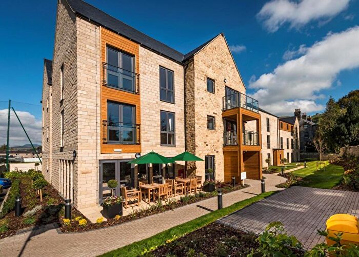 2 Bedroom Apartment For Sale In The Wickets, Kirkgate, Settlen, BD24