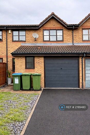 3 Bedroom Terraced House To Rent In Harlinger St, London, SE18