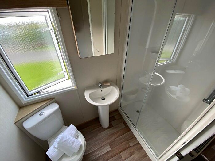 2 Bedroom Caravan For Sale In Wood Park, SA70