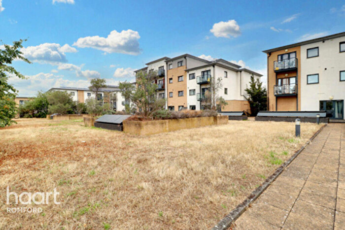 Studio For Sale In Cottons Approach, Romford, RM7