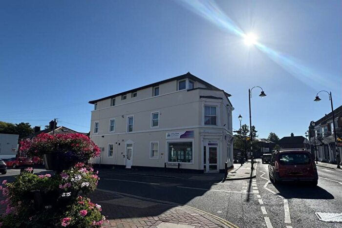 3 Bedroom Flat To Rent In North Street, Emsworth, PO10