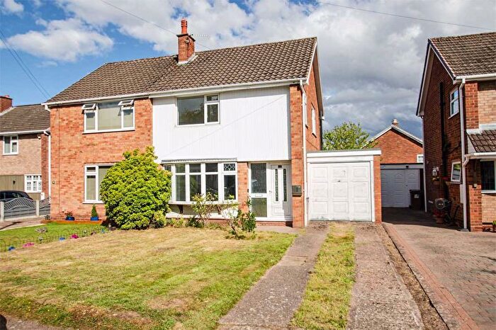 3 Bedroom Semi-Detached House For Sale In Hudson Drive, Burntwood, WS7