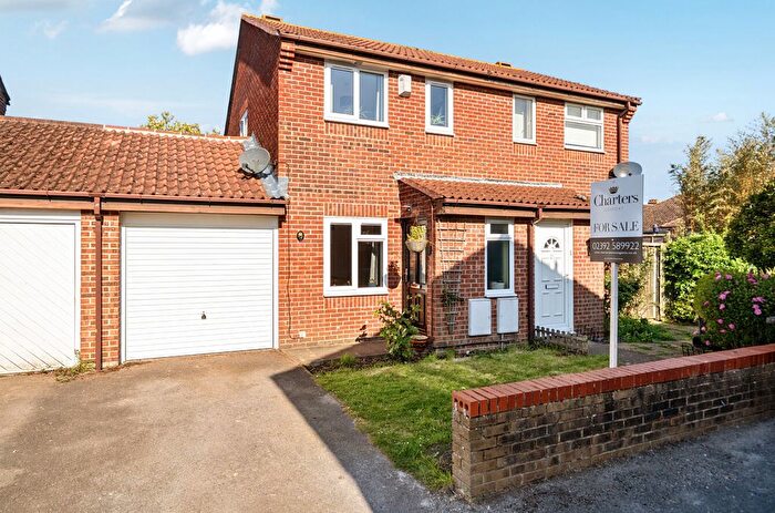 2 Bedroom Semi Detached House For Sale In Foxlea Gardens, Gosport, Hampshire, PO12