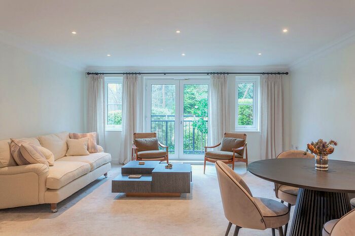 2 Bedroom Apartment To Rent In Portsmouth Road, Esher, KT10