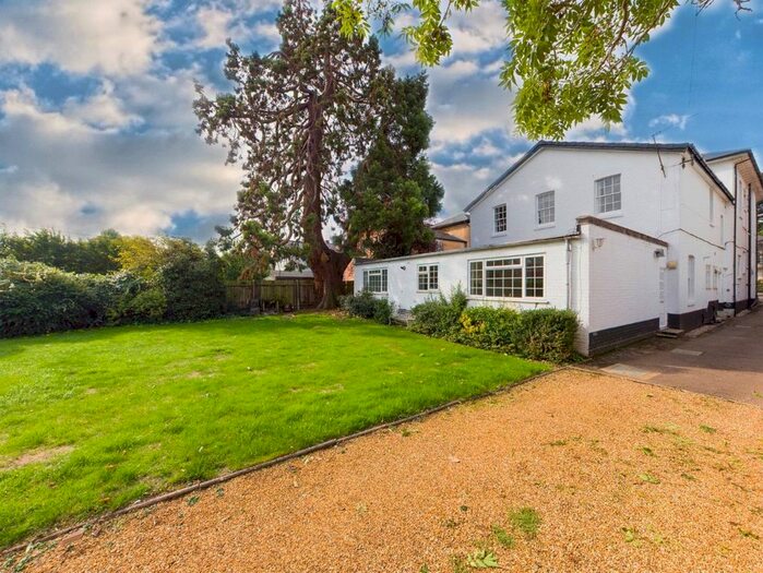 2 Bedroom Flat To Rent In Kenilworth Road, Leamington Spa, Warwickshire, CV32