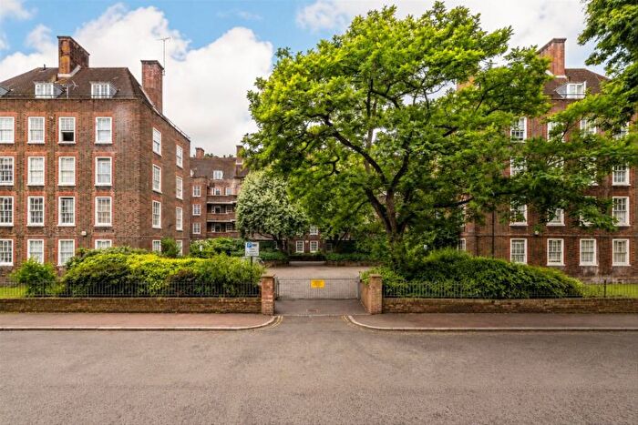 3 Bedroom Flat For Sale In Frampton Street, St John's Wood, NW8