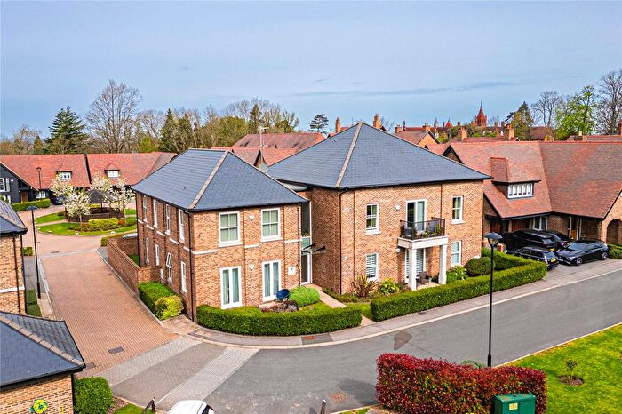 2 Bedroom Flat For Sale In Merry Hill Road, Bushey, Hertfordshire, WD23