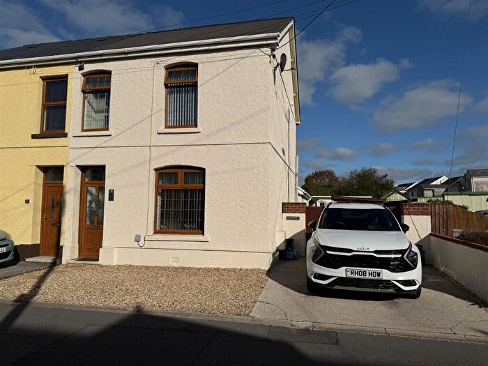 3 Bedroom Semi-Detached House For Sale In Union Street, Ammanford, SA18