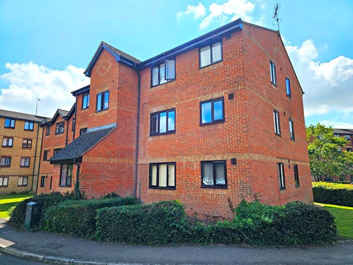 1 Bedroom Flat To Rent In Waterville Drive, Basildon, Essex, SS16