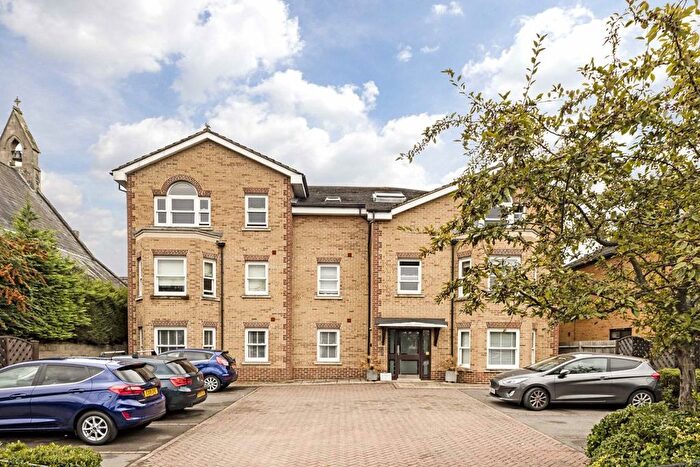 2 Bedroom Flat To Rent In Green Street, Sunbury-On-Thames, TW16